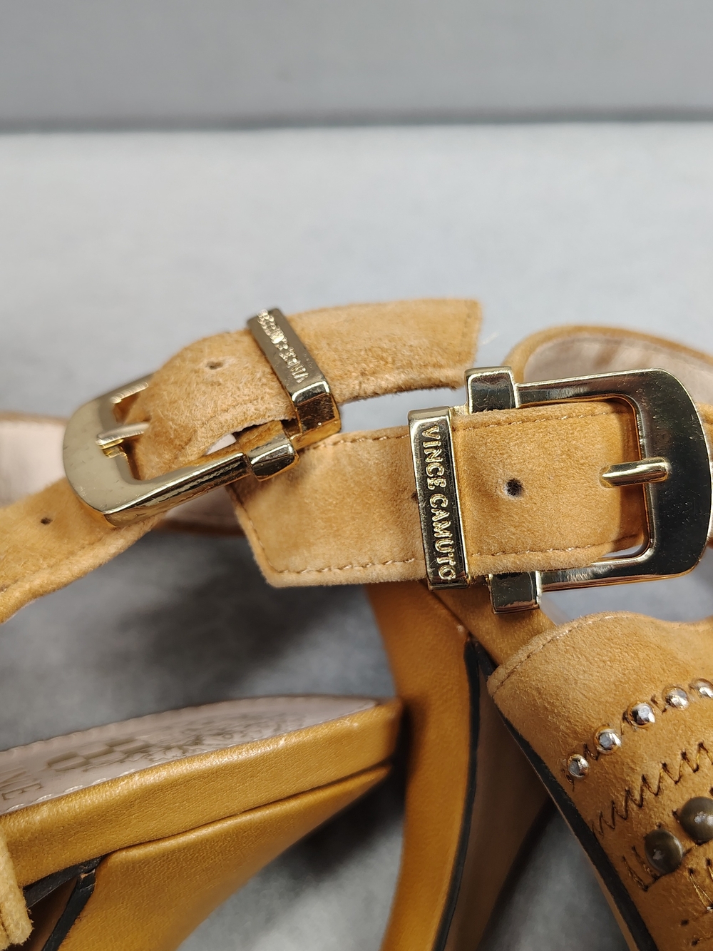 Vince Camuto Peep-Toe Leather Shoes With Buckle Strap Size 7.5 - Picture 4 of 11